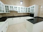 8 bedrooms Villa in Abu Dhabi, UAE No. 12184 - Image 9