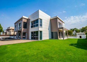 7 bedrooms Villa in Emirates Hills, UAE No. 12213