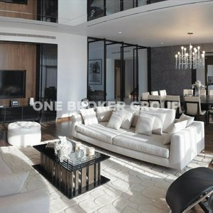 6 bedrooms Villa in Dubai, UAE No. 1332