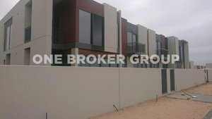 3 bedrooms Townhouse in Dubai Land, UAE No. 1410
