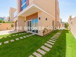 4 bedrooms Villa in Al Barsha, UAE No. 1539 - Image 2