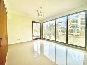 4 bedrooms Townhouse in Jumeirah Islands, UAE No. 16146