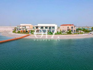 5 bedrooms Villa in Abu Dhabi, UAE No. 16983