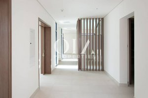5 bedrooms Villa in Yas Island, UAE No. 17012