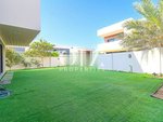 5 bedrooms Villa in Yas Island, UAE No. 17025 - Image 2