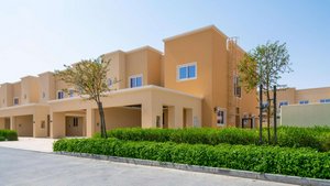 2 bedrooms Townhouse in Dubai Land, UAE No. 1710