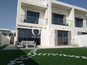 4 bedrooms Villa in Yas Island, UAE No. 17212