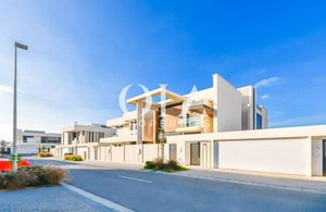 4 bedrooms Villa in Yas Island, UAE No. 17224