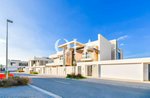 4 bedrooms Villa in Yas Island, UAE No. 17224 - villa in Dubai