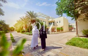 4 bedrooms Townhouse in Yas Island, UAE No. 17236