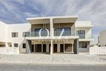 3 bedrooms Townhouse in Yas Island, UAE No. 17290 - townhouse in Dubai