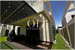 5 bedrooms Villa in Yas Island, UAE No. 17365