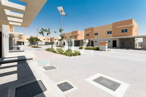3 bedrooms Villa in Al Samha, UAE No. 17478