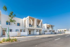 3 bedrooms Villa in Yas Island, UAE No. 17486