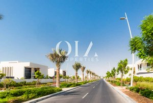 5 bedrooms Villa in Yas Island, UAE No. 17509