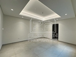 5 bedrooms Villa in Sharjah, UAE No. 18595 - Image 2