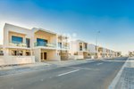 3 bedrooms Villa in Yas Island, UAE No. 1870 - Image 2