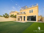 4 bedrooms Villa in Jumeirah Park, UAE No. 19136 - villa in Dubai