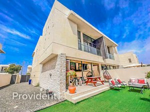 3 bedrooms Villa in Dubai, UAE No. 2001