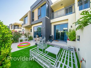4 bedrooms Villa in Dubai Hills Estate, UAE No. 2081