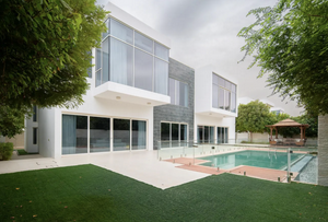 5 bedrooms Villa in Dubai, UAE No. 21102
