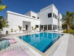 6 bedrooms Villa in Palm Jumeirah, UAE No. 2116 - villa in Dubai