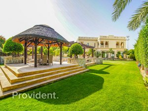 8 bedrooms Villa in Emirates Hills, UAE No. 2143