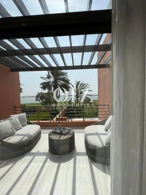 5 bedrooms Villa in Abu Dhabi, UAE No. 21699
