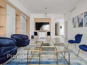 4 bedrooms Villa in Mudon, UAE No. 2200