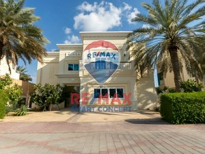 5 bedrooms Villa in Marina Village, UAE No. 22118