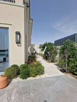 5 bedrooms Villa in Abu Dhabi, UAE No. 22155 - Image 4