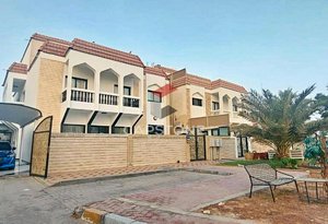 5 bedrooms Villa in Abu Dhabi, UAE No. 22226