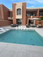 4 bedrooms Townhouse in Abu Dhabi, UAE No. 22627 - Image 3