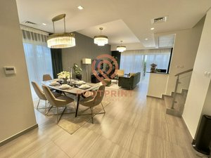 4 bedrooms Townhouse in Dubai, UAE No. 23743