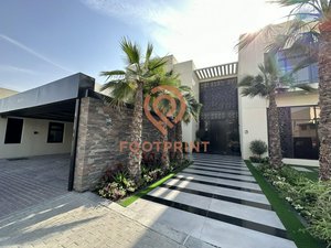 6 bedrooms Villa in Dubai, UAE No. 23821
