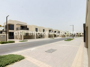 4 bedrooms Townhouse in Dubai Hills Estate, UAE No. 239