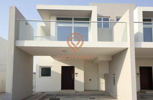 3 bedrooms Townhouse in Dubai, UAE No. 24007