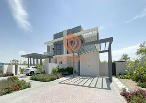 4 bedrooms Townhouse in Dubai, UAE No. 24160