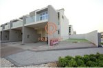 3 bedrooms Townhouse in Dubai, UAE No. 24174 - Image 2