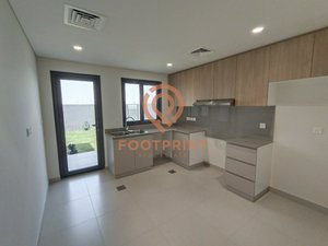 5 bedrooms Villa in Dubai, UAE No. 24210