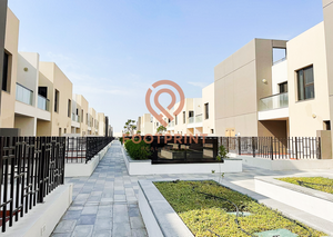 3 bedrooms Townhouse in International City, UAE No. 24329