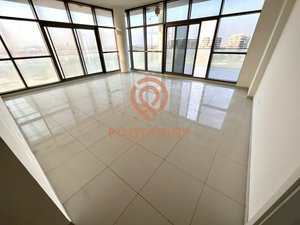 2 bedrooms Apartment in Dubai, UAE No. 24338
