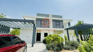 4 bedrooms Townhouse in Dubai, UAE No. 24423