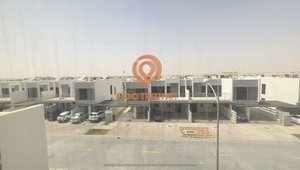 5 bedrooms Townhouse in Dubai, UAE No. 24424