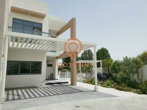 4 bedrooms Townhouse in Dubai, UAE No. 24433