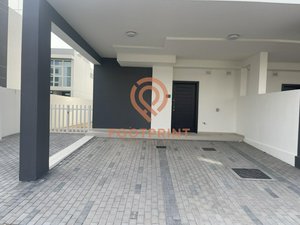 5 bedrooms Townhouse in Dubai, UAE No. 24481