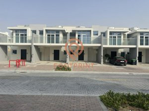5 bedrooms Townhouse in Dubai, UAE No. 24484