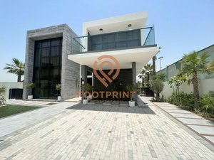 6 bedrooms Villa in Dubai, UAE No. 24547