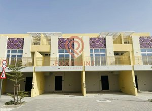 3 bedrooms Townhouse in Dubai, UAE No. 24549