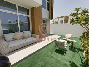 3 bedrooms Townhouse in Dubai, UAE No. 24556
